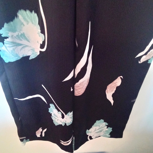 1. STATE Satin Floral Wide Leg Pant with Pockets - Picture 4 of 11